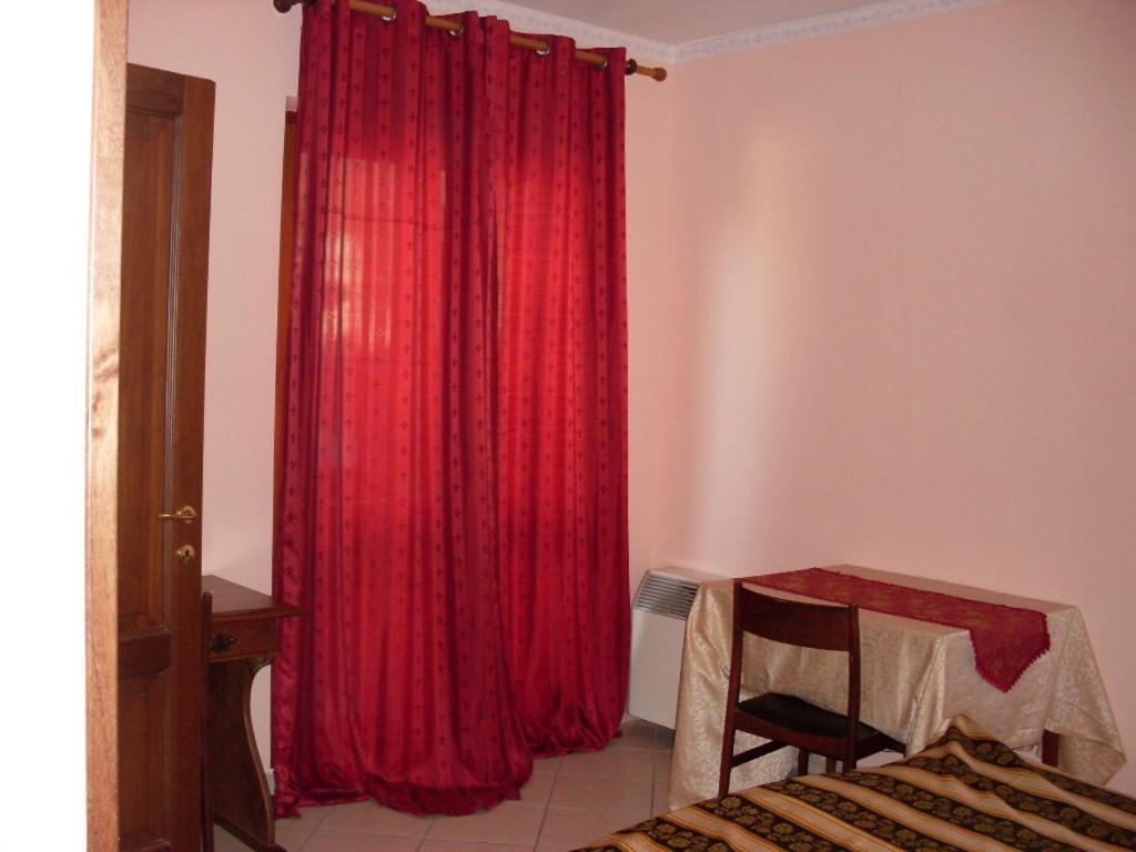 Il Rifugio Hotel Celano Værelse billede